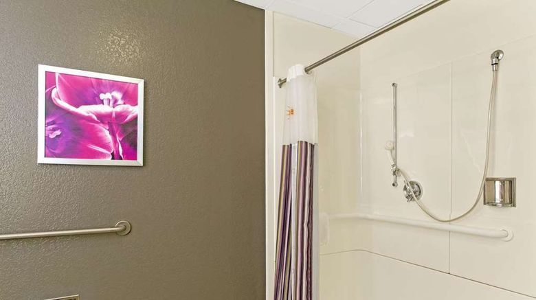 <b>La Quinta Inn & Suites Boston-Andover Room</b>. Images powered by <a href="https://iceportal.shijigroup.com/" title="IcePortal" target="_blank">IcePortal</a>.
