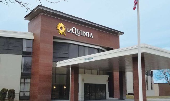 La Quinta Inn & Suites Boston-Andover Exterior
