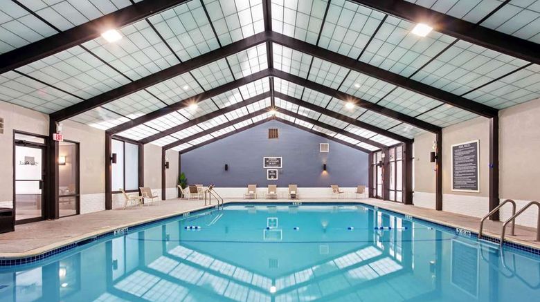 <b>La Quinta Inn & Suites Boston-Andover Pool</b>. Images powered by <a href="https://iceportal.shijigroup.com/" title="IcePortal" target="_blank">IcePortal</a>.