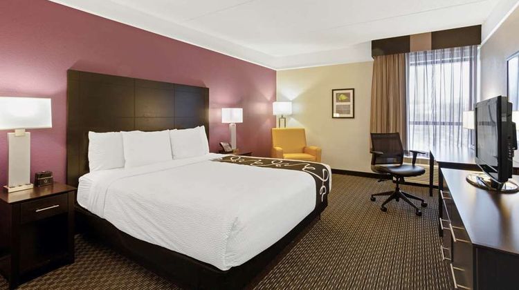 La Quinta Inn & Suites Boston-Andover Suite
