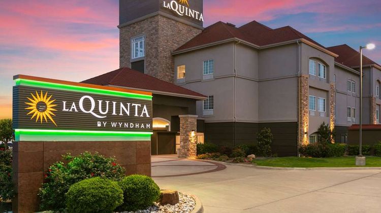 La Quinta Inn & Suites Belton Exterior