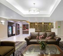 La Quinta Inn & Suites Visalia Lobby