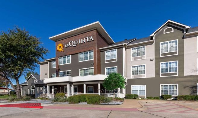 La Quinta Inn & Suites Rockwall Exterior