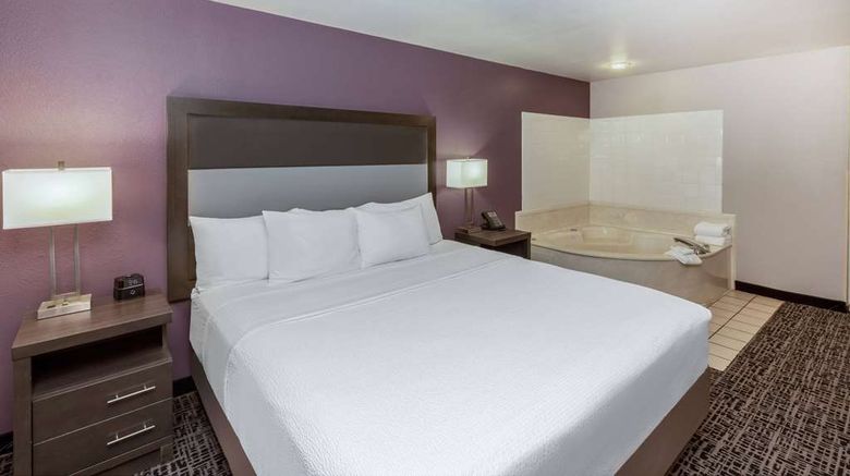 <b>La Quinta Inn & Suites Rockwall Suite</b>. Images powered by <a href="https://iceportal.shijigroup.com/" title="IcePortal" target="_blank">IcePortal</a>.