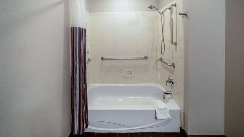 <b>La Quinta Inn & Suites Rockwall Room</b>. Images powered by <a href="https://iceportal.shijigroup.com/" title="IcePortal" target="_blank">IcePortal</a>.