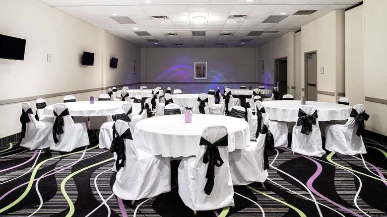 <b>La Quinta Inn Davenport Meeting</b>. Images powered by <a href="https://iceportal.shijigroup.com/" title="IcePortal" target="_blank">IcePortal</a>.