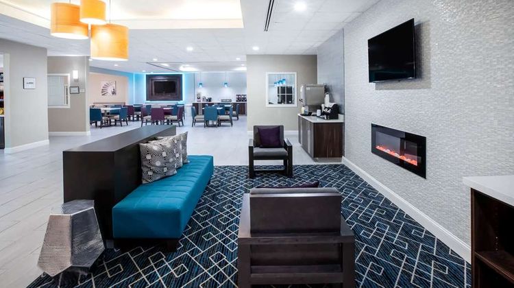 La Quinta Inn & Suites Lubbock North Lobby