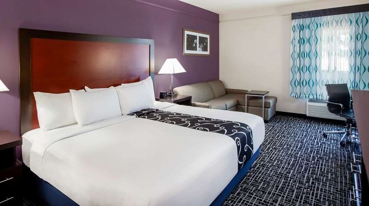La Quinta Inn & Suites Lubbock North Room