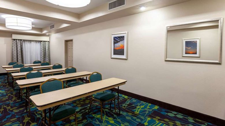 <b>La Quinta Inn & Suites Midland North Meeting</b>. Images powered by <a href="https://iceportal.shijigroup.com/" title="IcePortal" target="_blank">IcePortal</a>.
