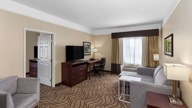 La Quinta Inn & Suites Houma Suite