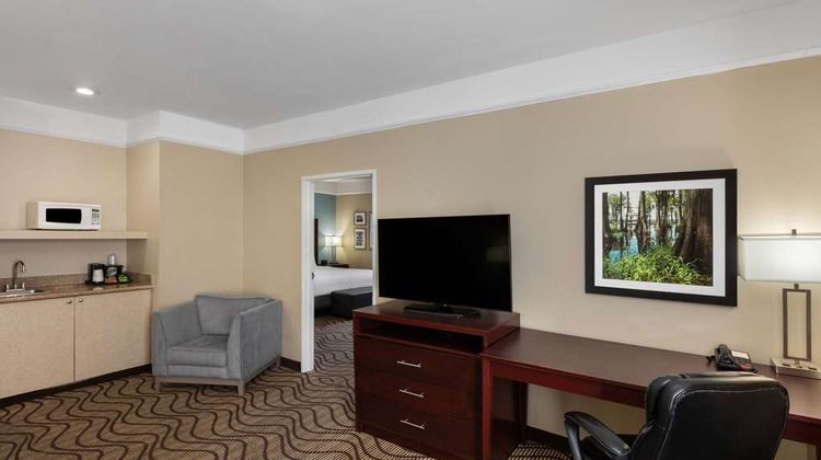 La Quinta Inn & Suites Houma Suite