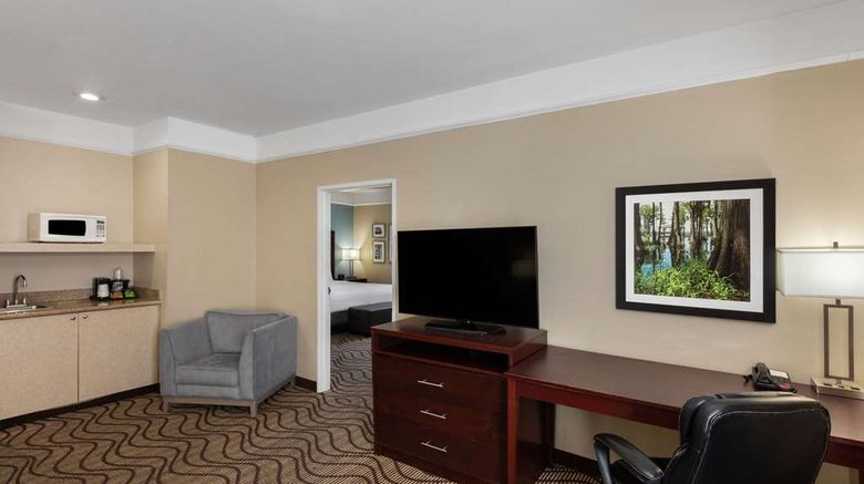 <b>La Quinta Inn & Suites Houma Suite</b>. Images powered by <a href="https://iceportal.shijigroup.com/" title="IcePortal" target="_blank">IcePortal</a>.