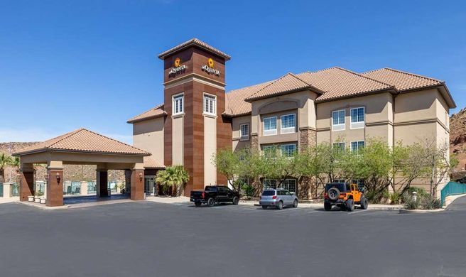La Quinta Inn & Suites St. George Exterior