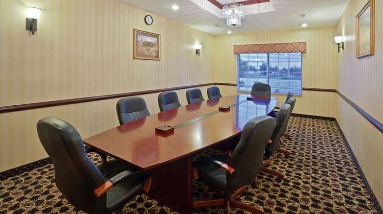 <b>La Quinta Inn & Suites Dodge City Meeting</b>. Images powered by <a href="https://iceportal.shijigroup.com/" title="IcePortal" target="_blank">IcePortal</a>.