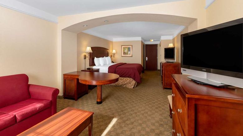 <b>La Quinta Inn & Suites Dodge City Suite</b>. Images powered by <a href="https://iceportal.shijigroup.com/" title="IcePortal" target="_blank">IcePortal</a>.