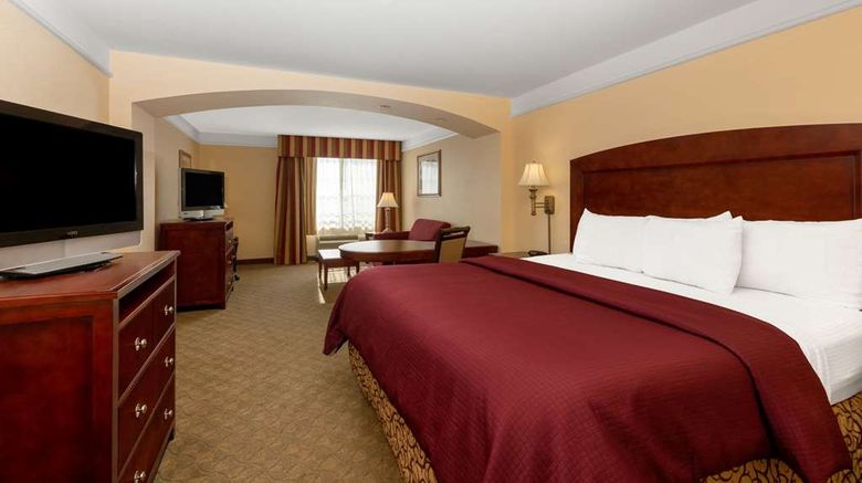 <b>La Quinta Inn & Suites Dodge City Suite</b>. Images powered by <a href="https://iceportal.shijigroup.com/" title="IcePortal" target="_blank">IcePortal</a>.