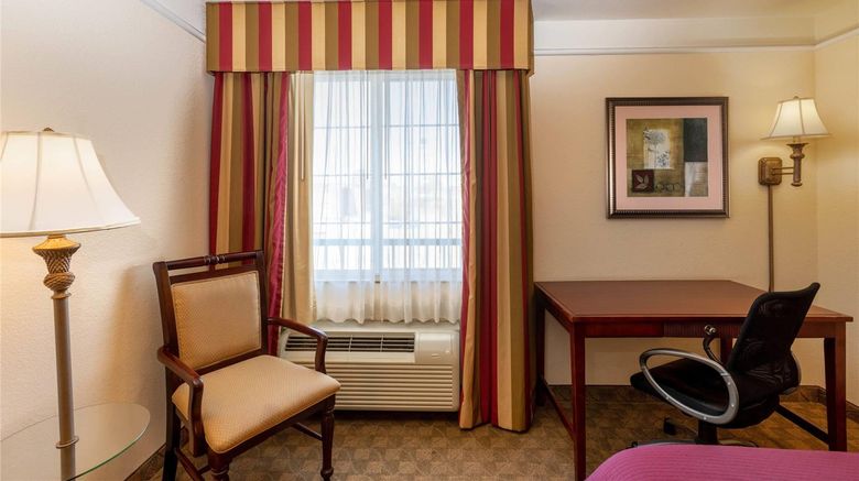 <b>La Quinta Inn & Suites Dodge City Room</b>. Images powered by <a href="https://iceportal.shijigroup.com/" title="IcePortal" target="_blank">IcePortal</a>.
