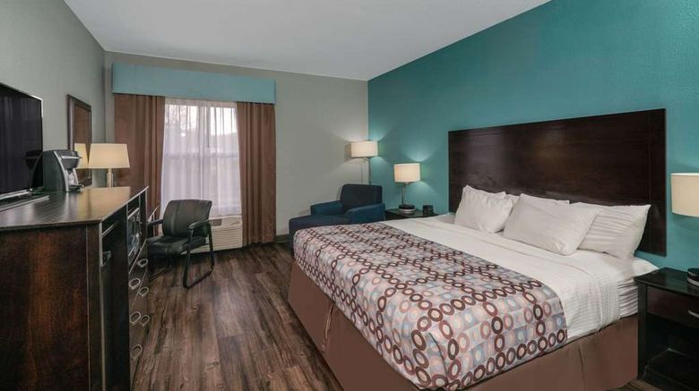 <b>La Quinta Inn & Suites Knoxville East Room</b>. Images powered by <a href="https://iceportal.shijigroup.com/" title="IcePortal" target="_blank">IcePortal</a>.