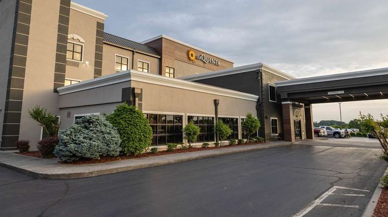 <b>La Quinta Inn & Suites Knoxville East Exterior</b>. Images powered by <a href="https://iceportal.shijigroup.com/" title="IcePortal" target="_blank">IcePortal</a>.