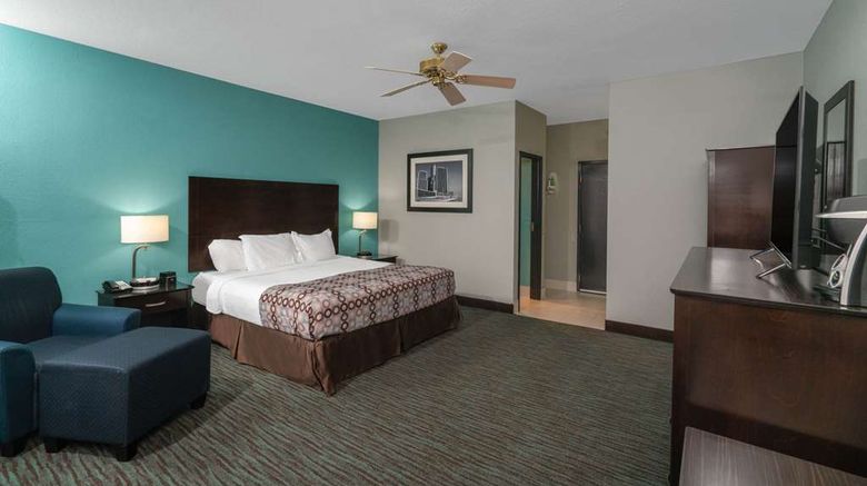 <b>La Quinta Inn & Suites Knoxville East Suite</b>. Images powered by <a href="https://iceportal.shijigroup.com/" title="IcePortal" target="_blank">IcePortal</a>.