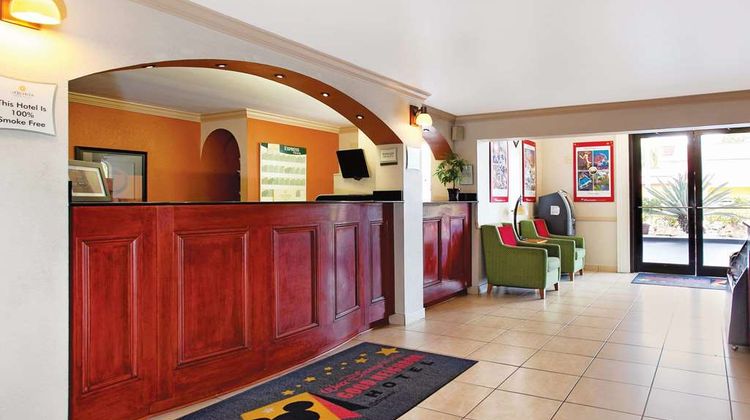 La Quinta Inn Orlando Intl Drive North Lobby