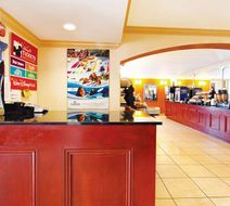 La Quinta Inn Orlando Intl Drive North Lobby