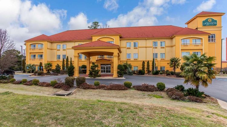 La Quinta Inn & Suites Exterior