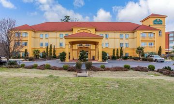 La Quinta Inn & Suites
