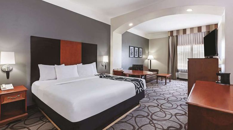 <b>La Quinta Inn & Suites Granbury Room</b>. Images powered by <a href="https://iceportal.shijigroup.com/" title="IcePortal" target="_blank">IcePortal</a>.