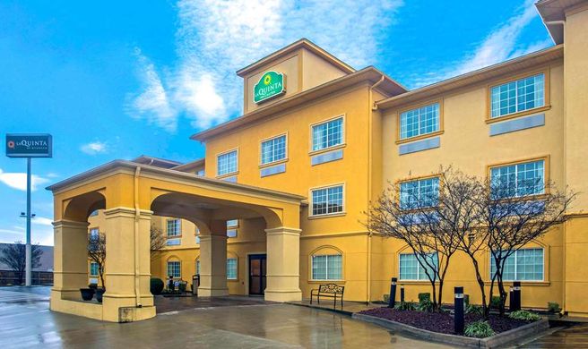 La Quinta Inn & Suites Fort Smith Exterior