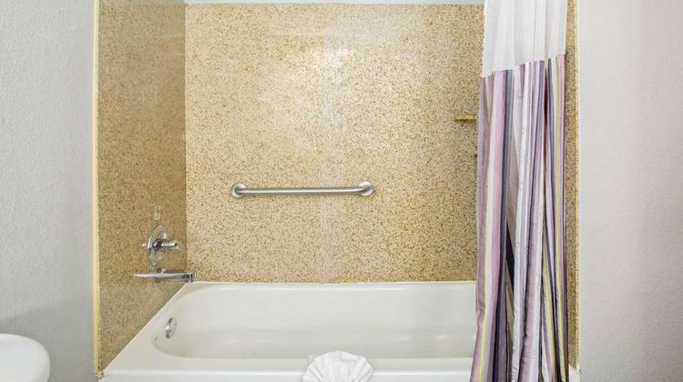 La Quinta Inn & Suites Fort Smith Room
