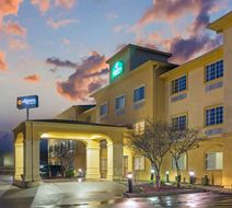 La Quinta Inn & Suites Fort Smith Exterior