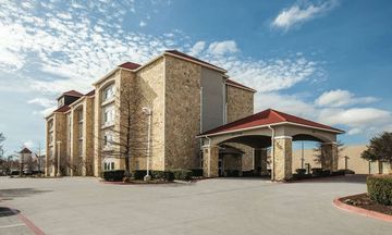 La Quinta Inn & Suites Mansfield