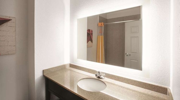 La Quinta Inn & Suites Mansfield Room