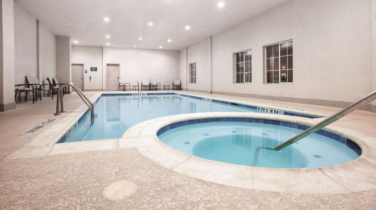 La Quinta Inn & Suites Mansfield Pool