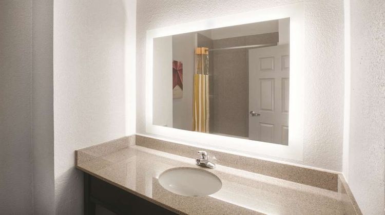 La Quinta Inn & Suites Mansfield Room