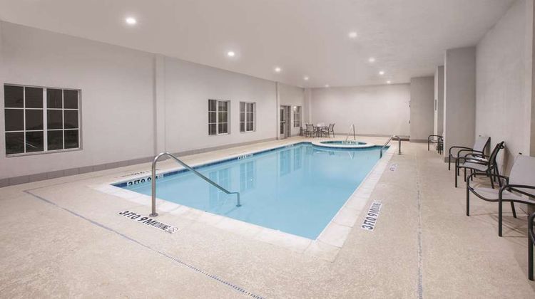 La Quinta Inn & Suites Mansfield Pool