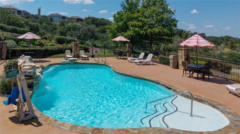 <b>La Quinta Inn & Suites Marble Falls Pool</b>. Images powered by <a href="https://iceportal.shijigroup.com/" title="IcePortal" target="_blank">IcePortal</a>.