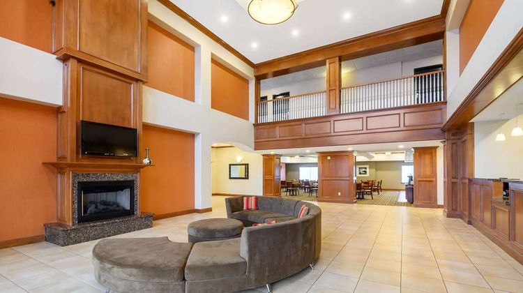 La Quinta Inn & Suites Longview North Lobby