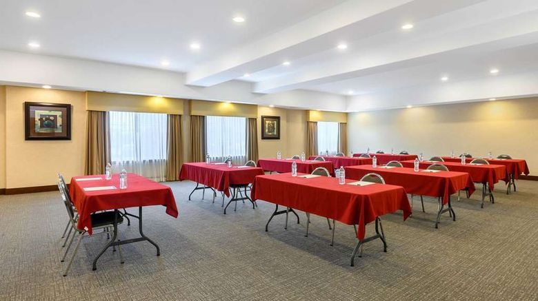 <b>La Quinta Inn & Suites Longview North Meeting</b>. Images powered by <a href="https://iceportal.shijigroup.com/" title="IcePortal" target="_blank">IcePortal</a>.