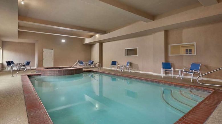 <b>La Quinta Inn & Suites Longview Pool</b>. Images powered by <a href="https://iceportal.shijigroup.com/" title="IcePortal" target="_blank">IcePortal</a>.
