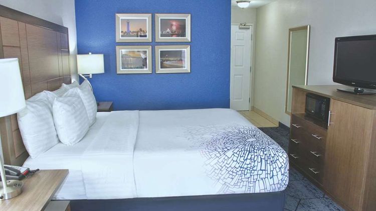 La Quinta Inn & Suites Hawaiian Gardens Room