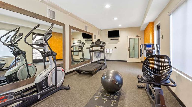 <b>La Quinta Inn & Suites Hawaiian Gardens Health</b>. Images powered by <a href="https://iceportal.shijigroup.com/" title="IcePortal" target="_blank">IcePortal</a>.