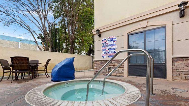 La Quinta Inn & Suites Hawaiian Gardens Pool
