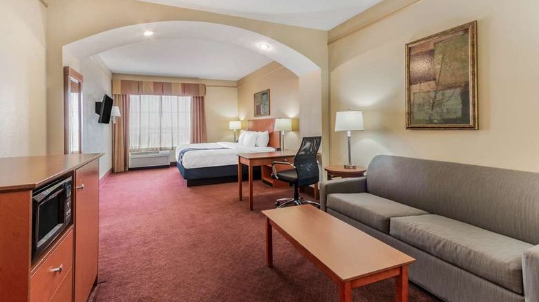 <b>La Quinta Inn & Suites Hobbs Suite</b>. Images powered by <a href="https://iceportal.shijigroup.com/" title="IcePortal" target="_blank">IcePortal</a>.