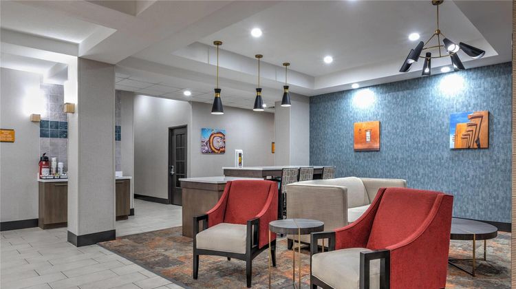 La Quinta Inn & Suites Hobbs Lobby