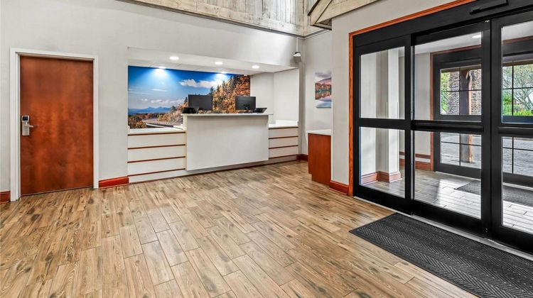 La Quinta Inn & Suites Boone Lobby