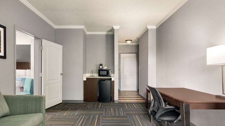 La Quinta Inn & Suites Dublin Suite