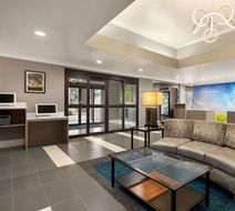 La Quinta Inn & Suites Dublin Lobby