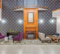 La Quinta Inn & Suites Gainesville Lobby